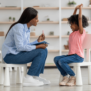 Featured Image for Toddler talking to psychologist