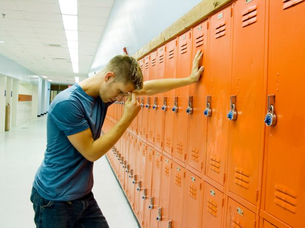 10 tips to help kids deal with school anxiety
