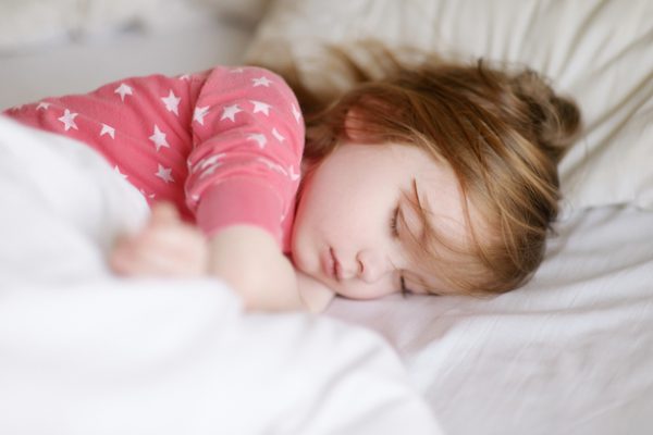 Regular bedtimes in young kids may lessen obesity risk