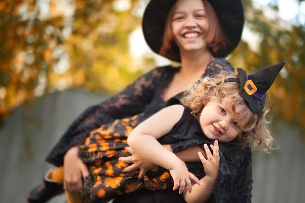 12 tips to keep kids safe on Halloween