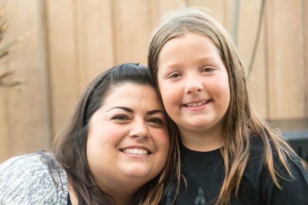GettyImages-overweight mom and daugther