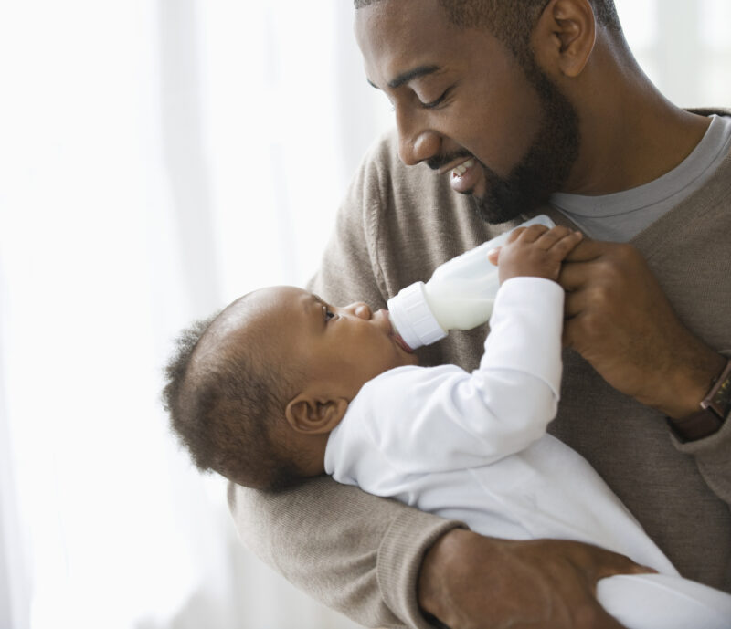 How can dads bond with baby, too?
