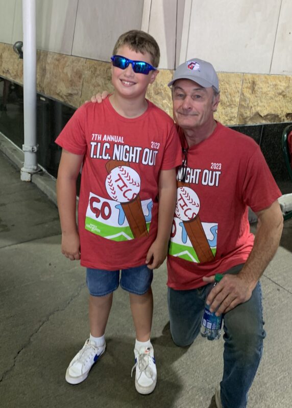 Kids with tics take in a baseball game with their hero, retired MLB player  Jim Eisenreich : Inside Children's Blog