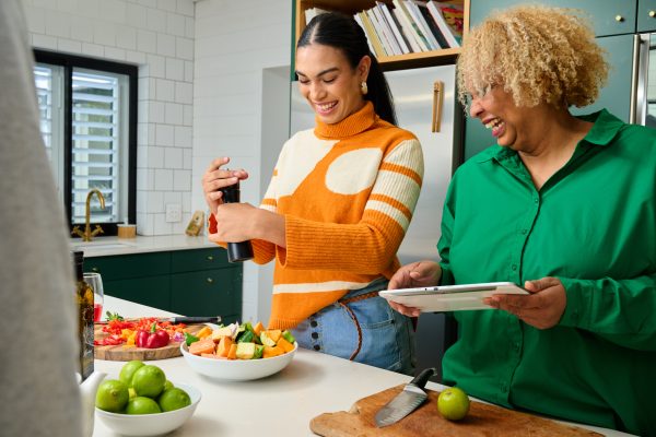 GettyImages-two women, healthy food